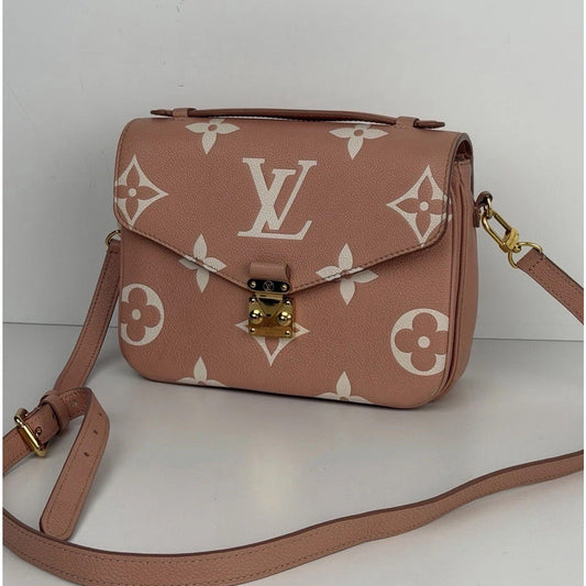 Louis Vuitton Pochette Metis Bicolor Rose Trianon & Cream Shoulder Bag NFC E2