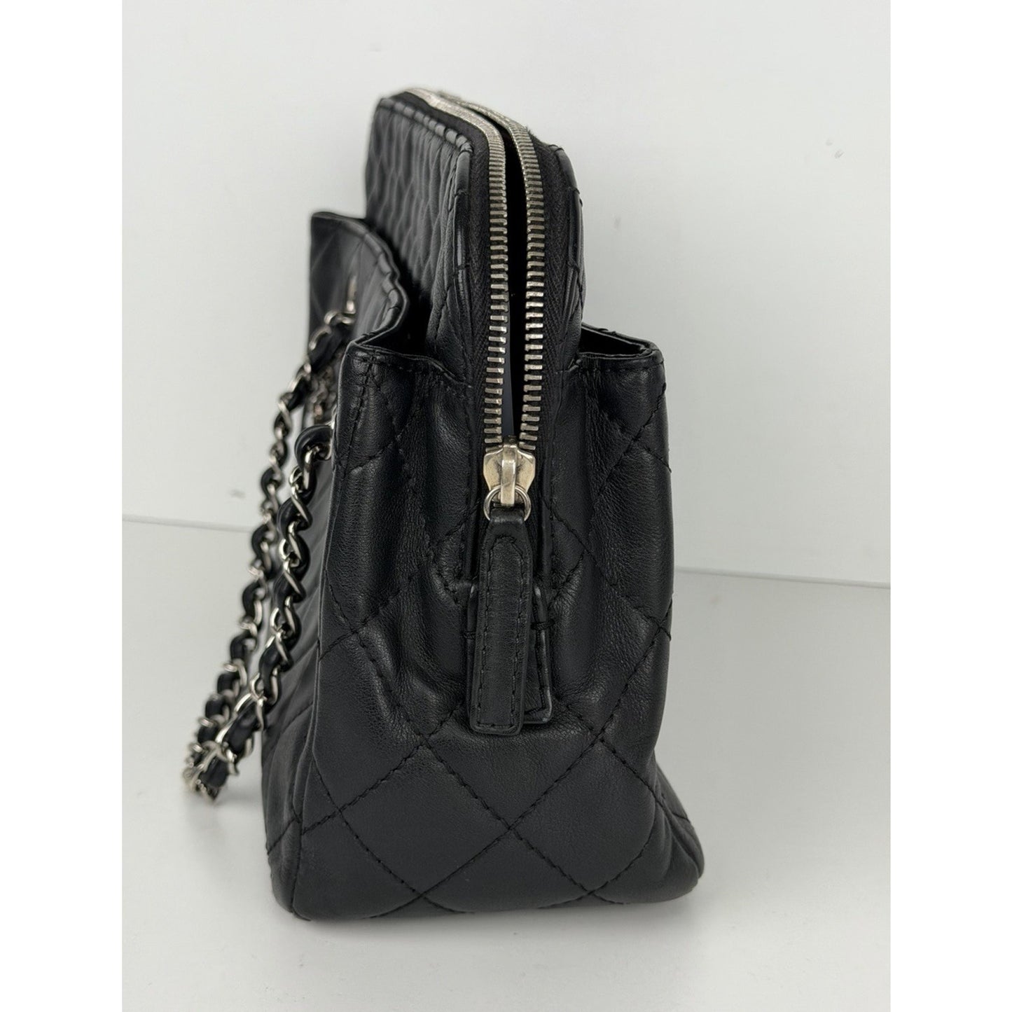 Chanel In The Business Camera Bag Quilted Leather & Silver-Tone Hardware 2011 D8