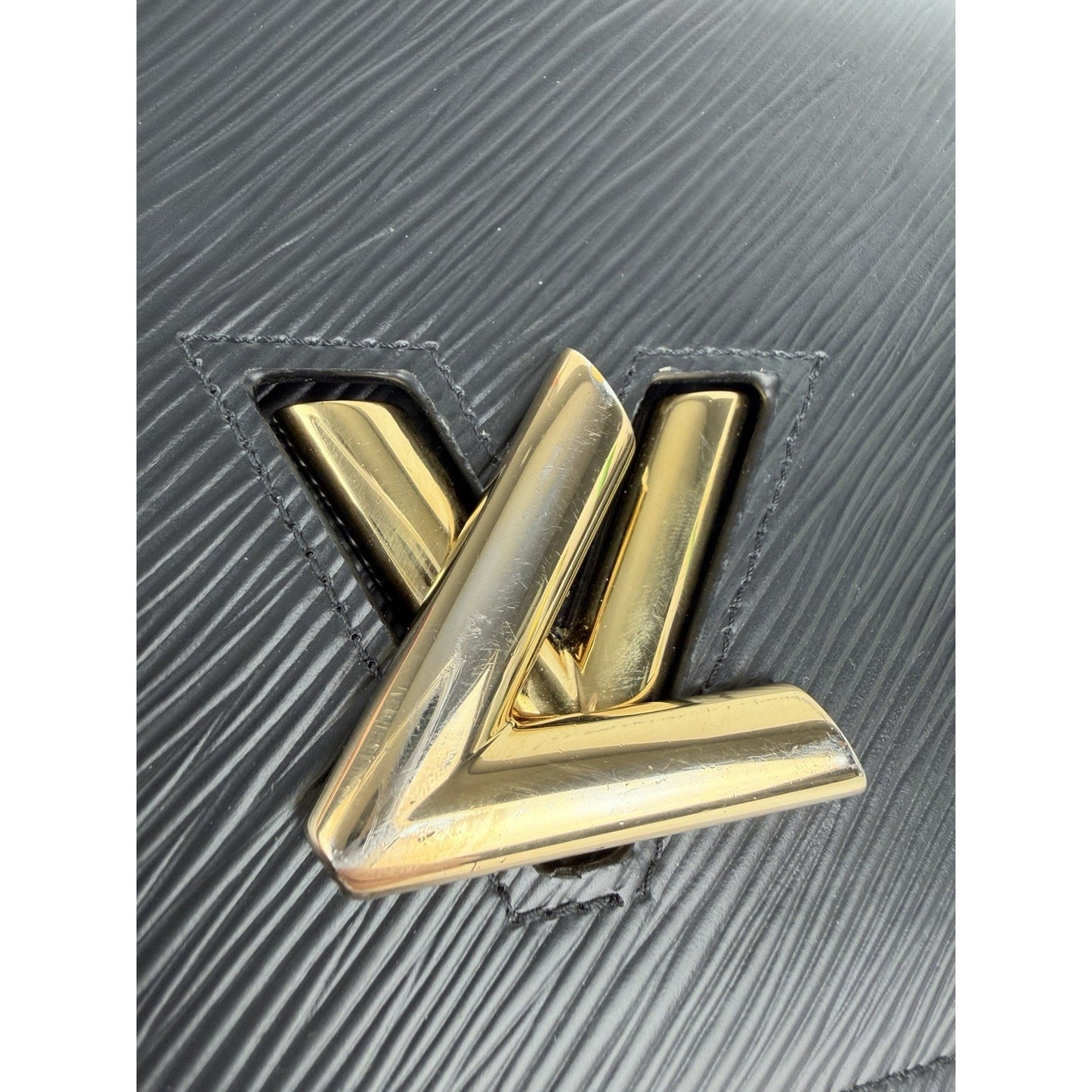 Louis Vuitton Epi Twist Belt Chain Wallet in Black Textured Leather NFC S18