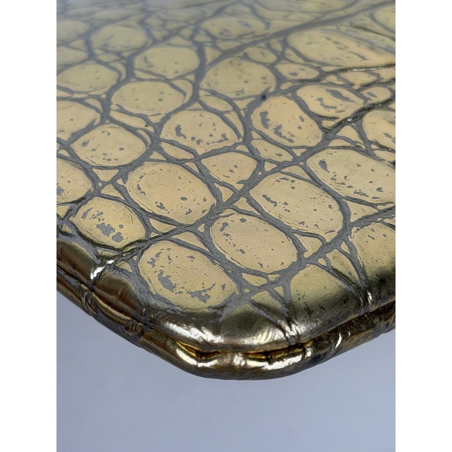 CHANEL Metallic Crocodile Embossed Calfskin Medium O Case Clutch (2019)