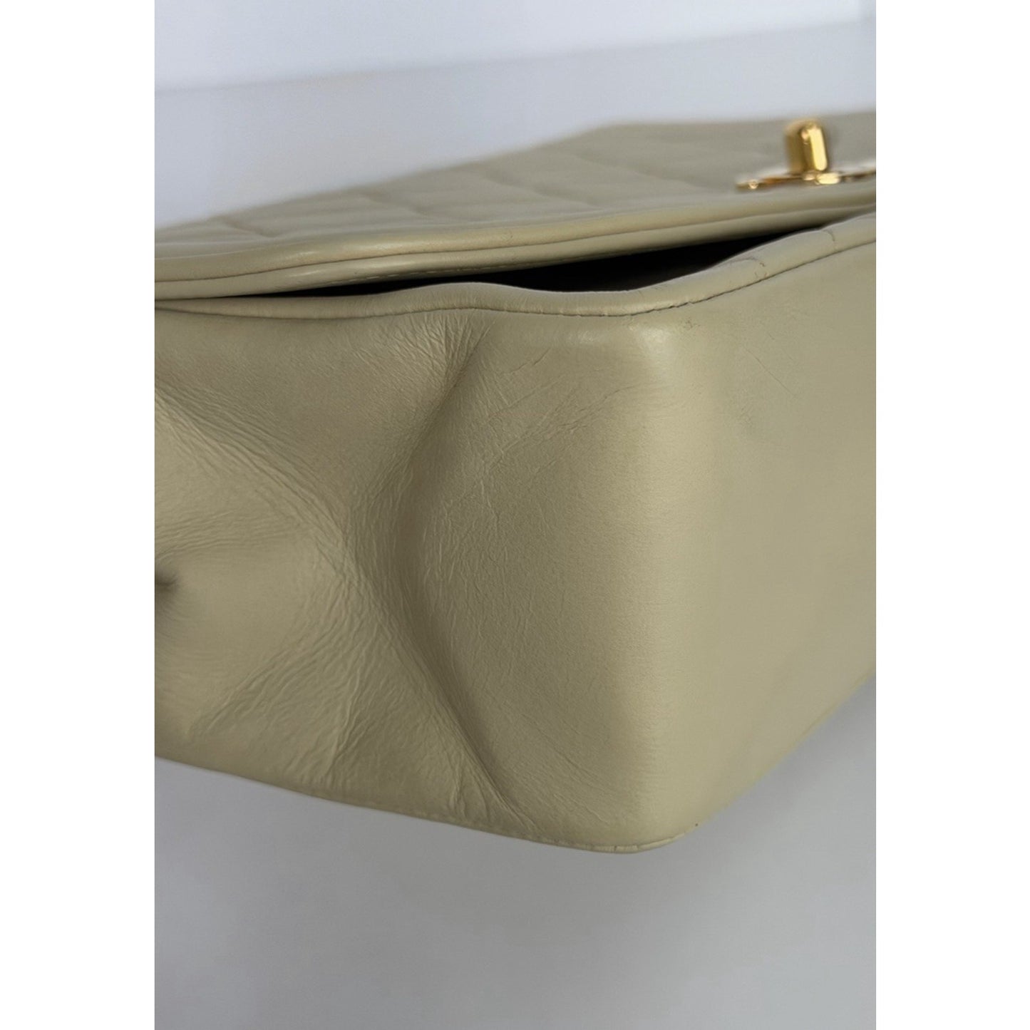 Chanel Vintage Medium Diana Flap Bag in Light Beige Lambskin Leather C6