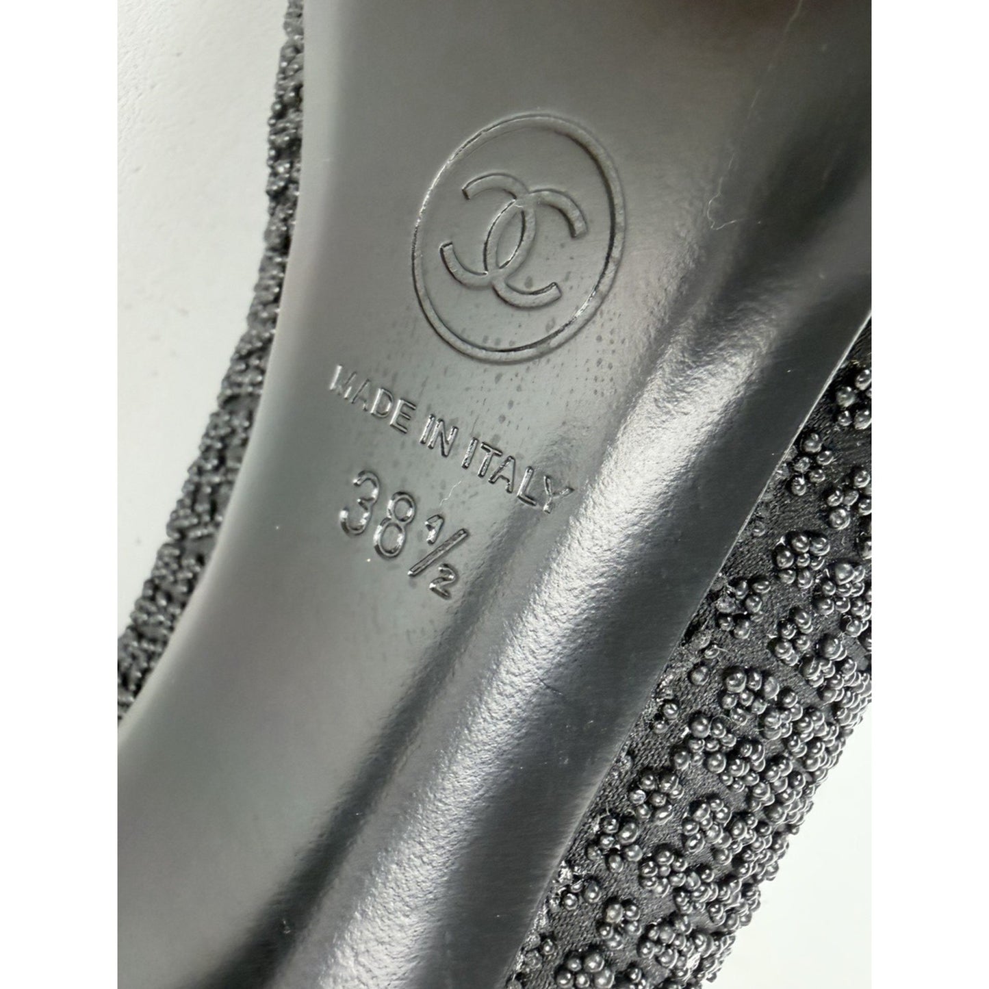 Chanel Interlocking CC Logo Beaded Cap-Toe Pumps in Black EU 38.5