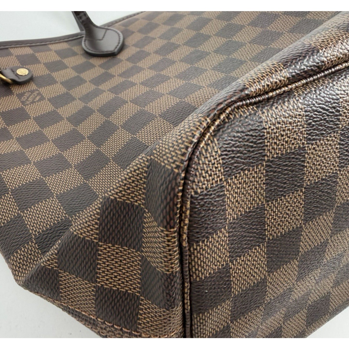 Louis Vuitton Neverfull MM Tote Bag in Damier Ebene Coated Canvas 2020 S18