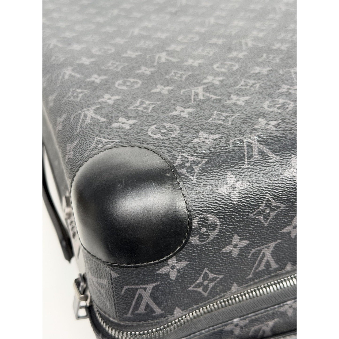 Louis Vuitton Horizon 50 Suitcase in Monogram Eclipse Canvas Microchipped