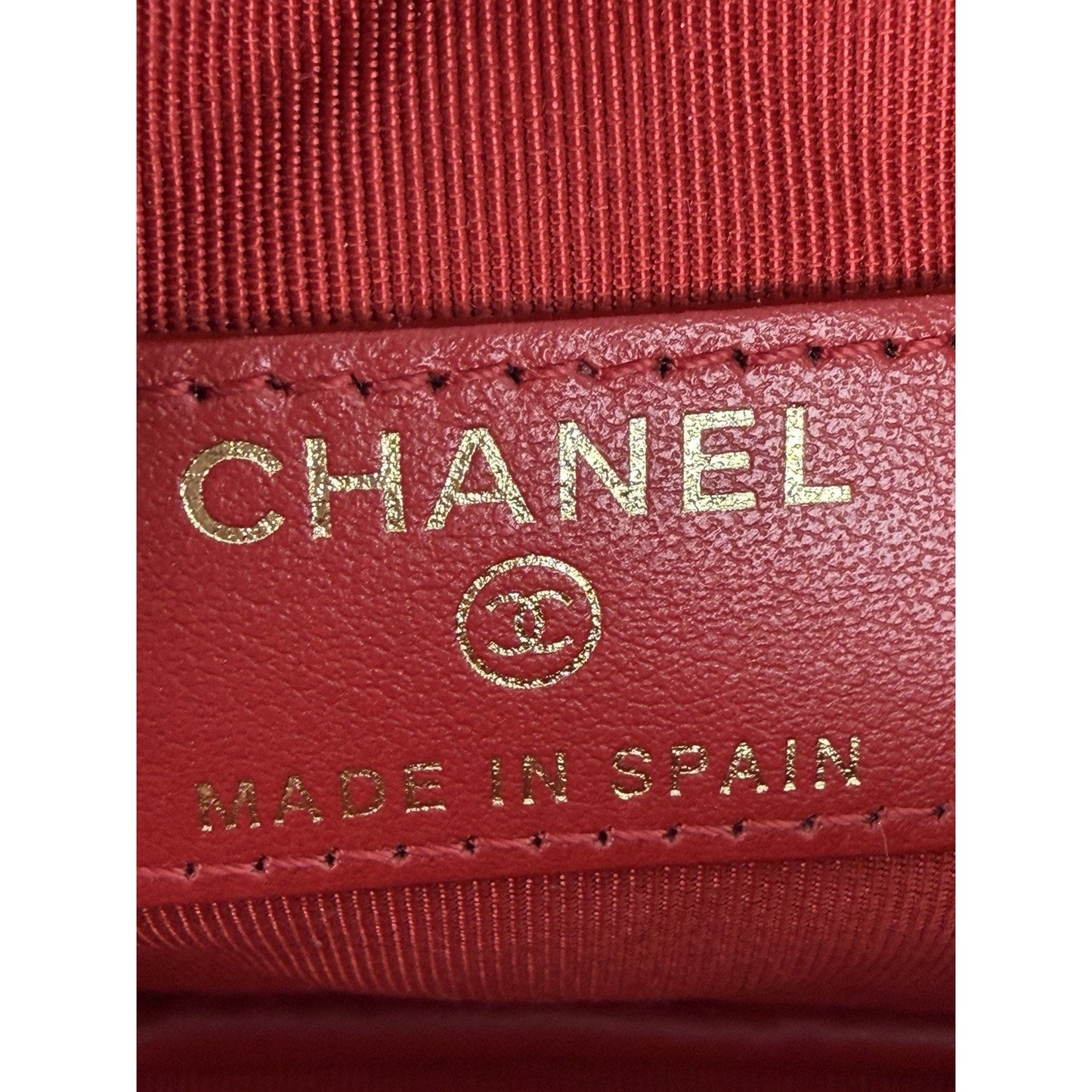 Chanel Round Coin Purse Red Quilted Caviar Leather & Gold-tone Hardware 2019 K2