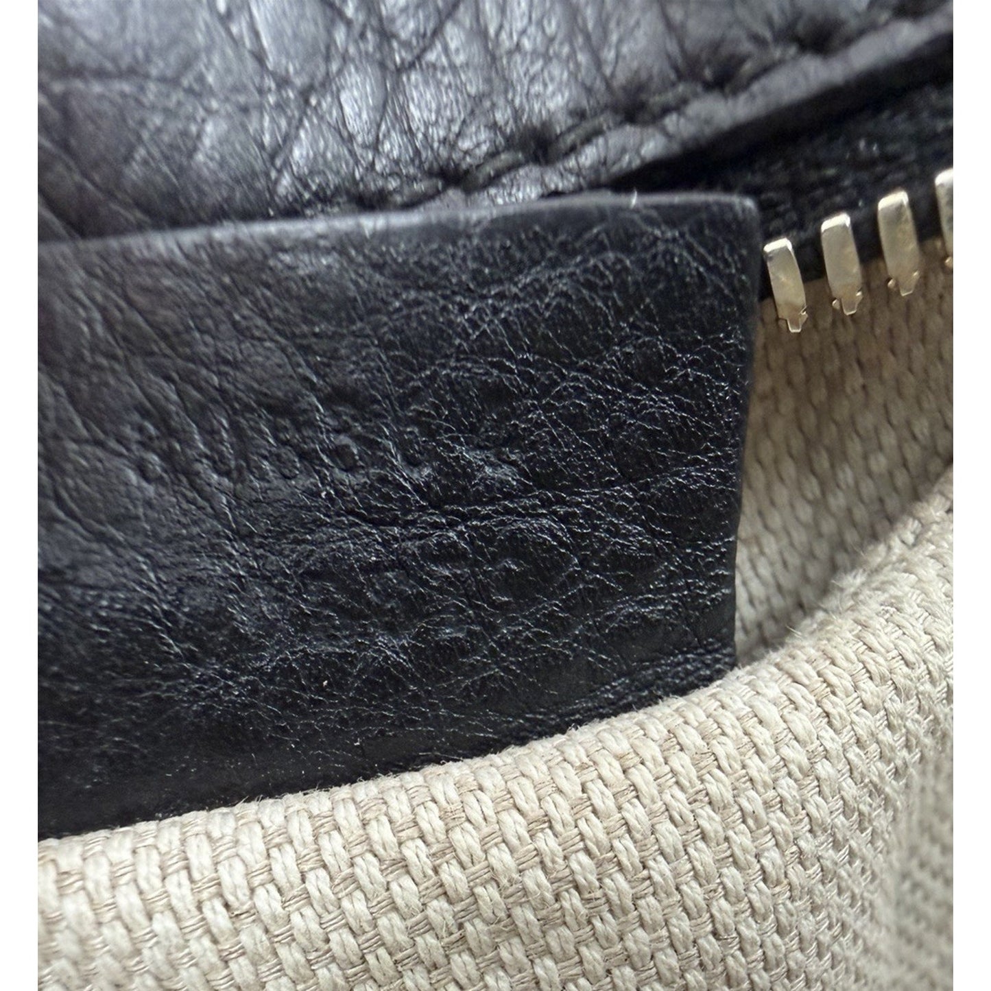Gucci Soho Small Disco Shoulder Bag in Black Pebbled Calfskin Leather S19