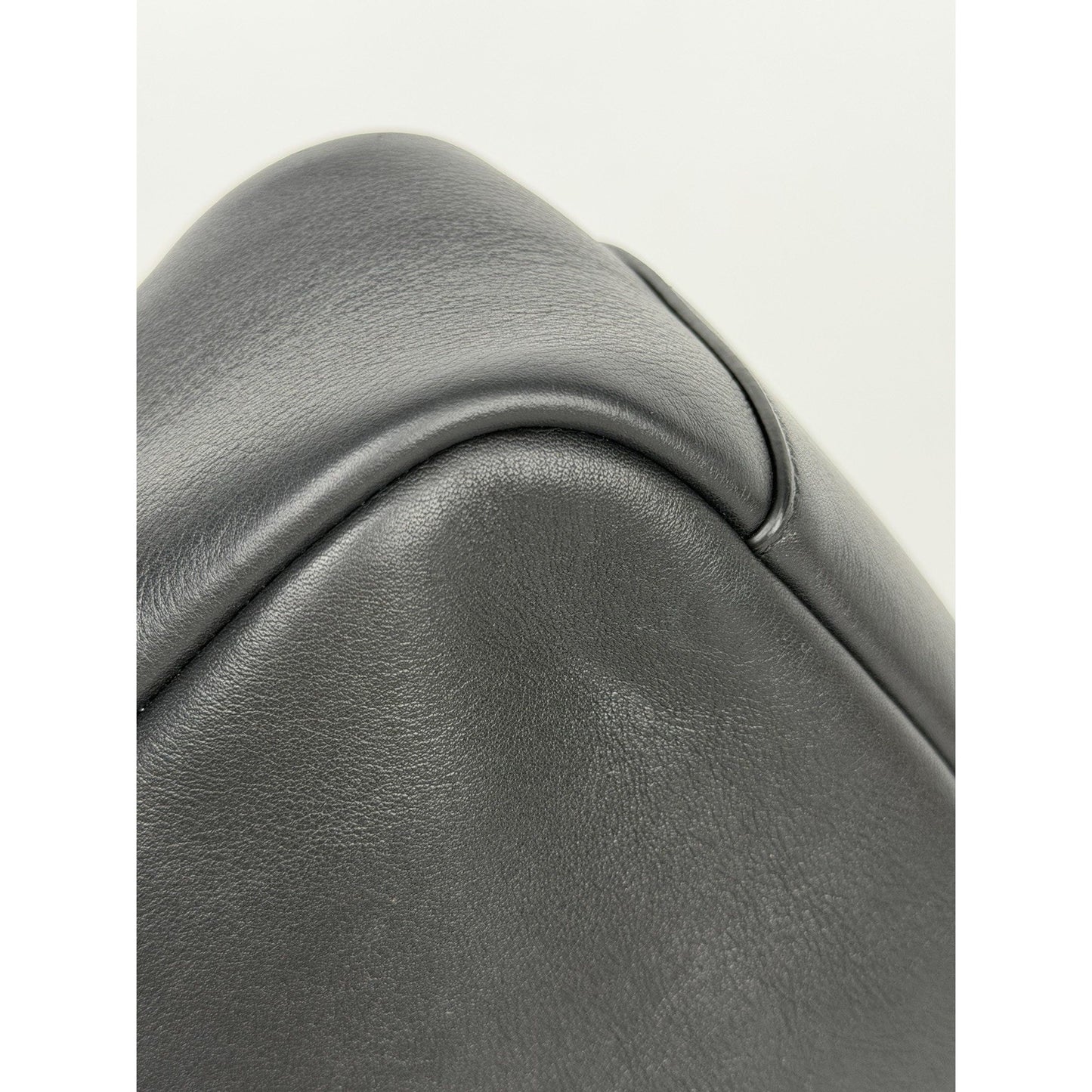 Saint Laurent Le 5 A 7 Small Hobo Bag in Black Grain Leather C2
