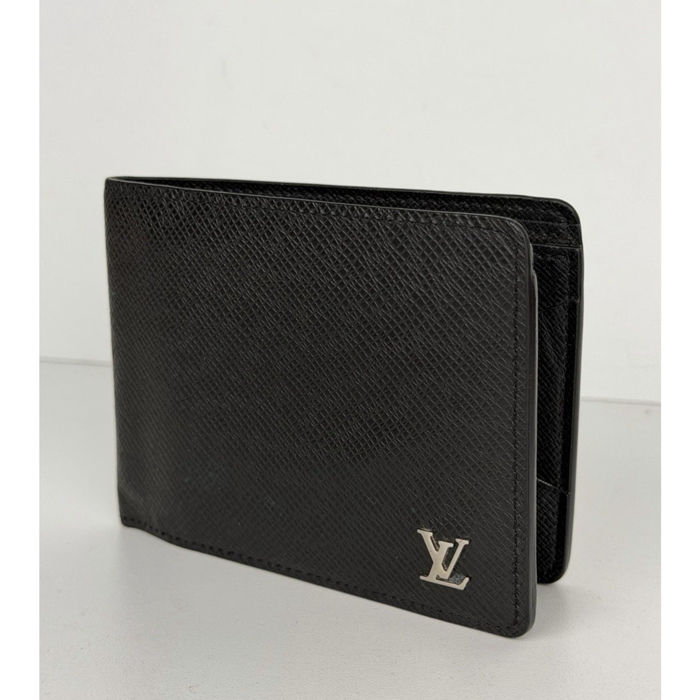 Louis Vuitton Multiple Wallet for Men in Black Taiga Leather NFC