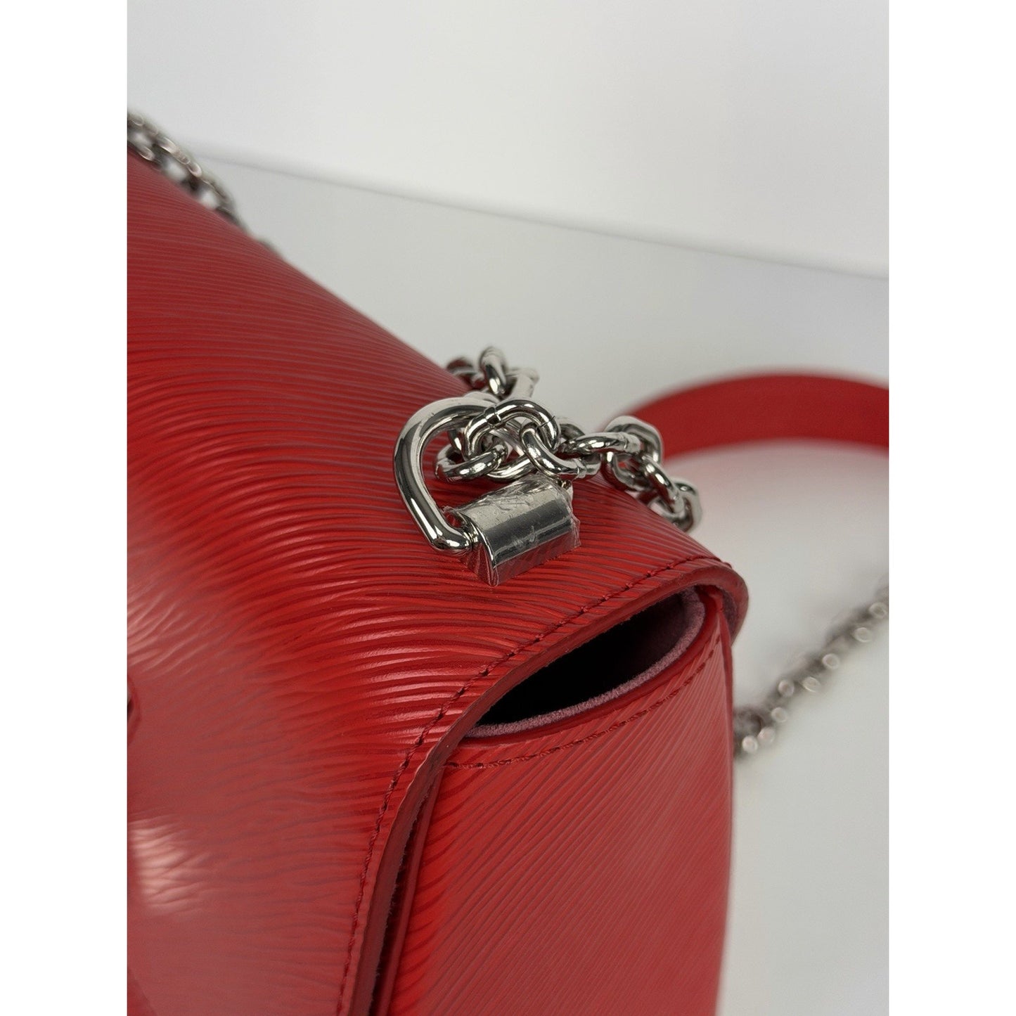 Louis Vuitton Coquelicot Epi Leather Twist MM Shoulder Bag (2019) B4
