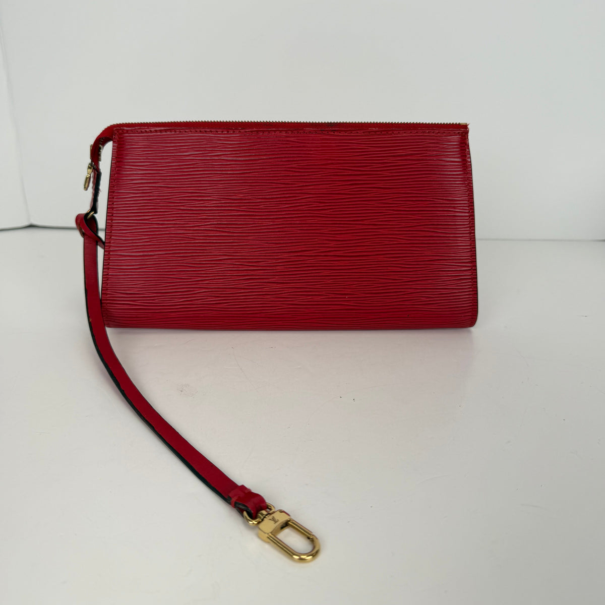 Louis Vuitton Pochette Accessoires bag in Red Epi Leather Vintage Y