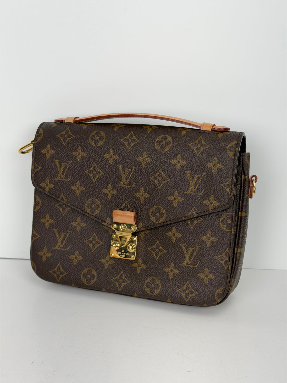 Louis Vuitton Pochette Metis Bag in Brown LV Monogram Coated Canvas NFC YE-5