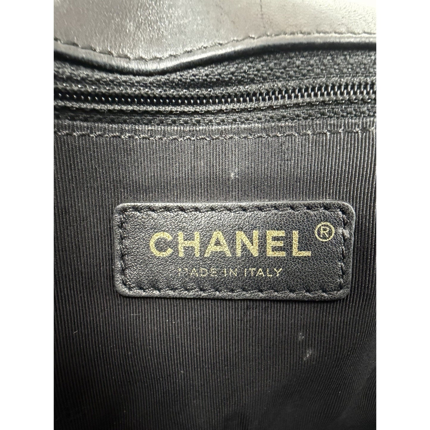 Chanel Large Boy Flap Bag in Black Quilted Leather Gold-Tone Hardware 2017 D4