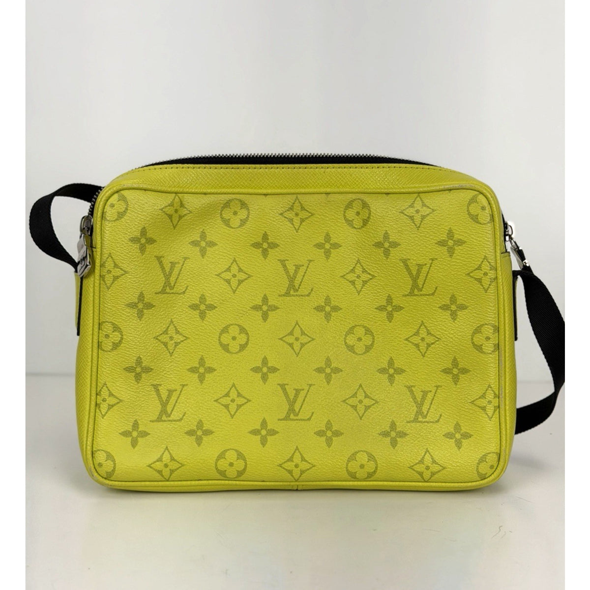 Louis Vuitton Taigarama Messenger Bag Taiga Leather Coated Canvas 2019 S11