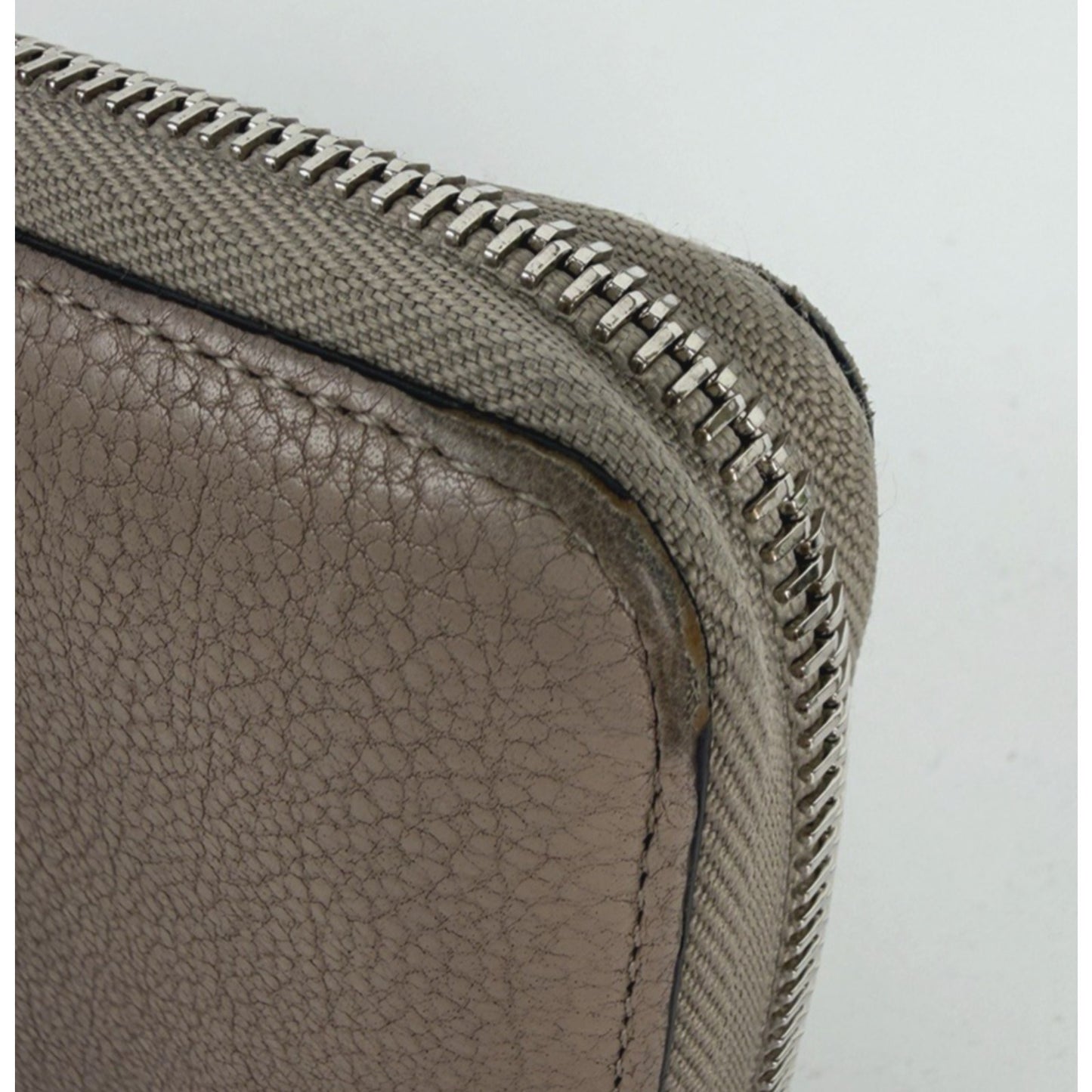Louis Vuitton Comete Wallet in Galet (Beige) Taurillon Leather 2016
