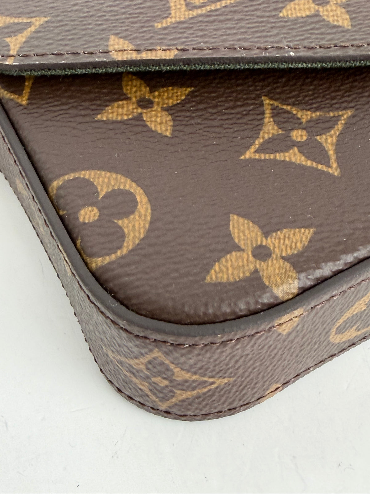 Louis Vuitton Felicie Strap & Go Crossbody Bag in Khaki & Brown Monogram Coated Canvas NFC YC7