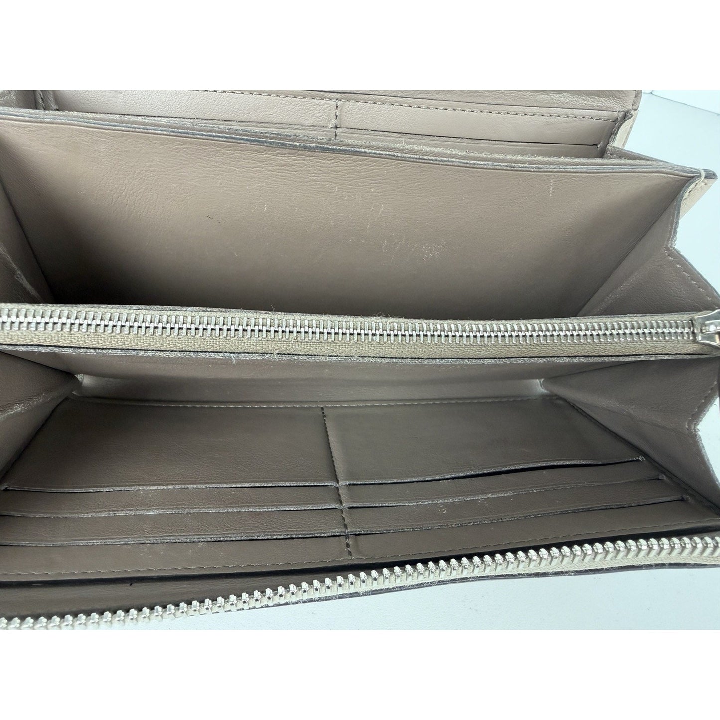 Louis Vuitton Comete Wallet in Galet (Beige) Taurillon Leather 2016