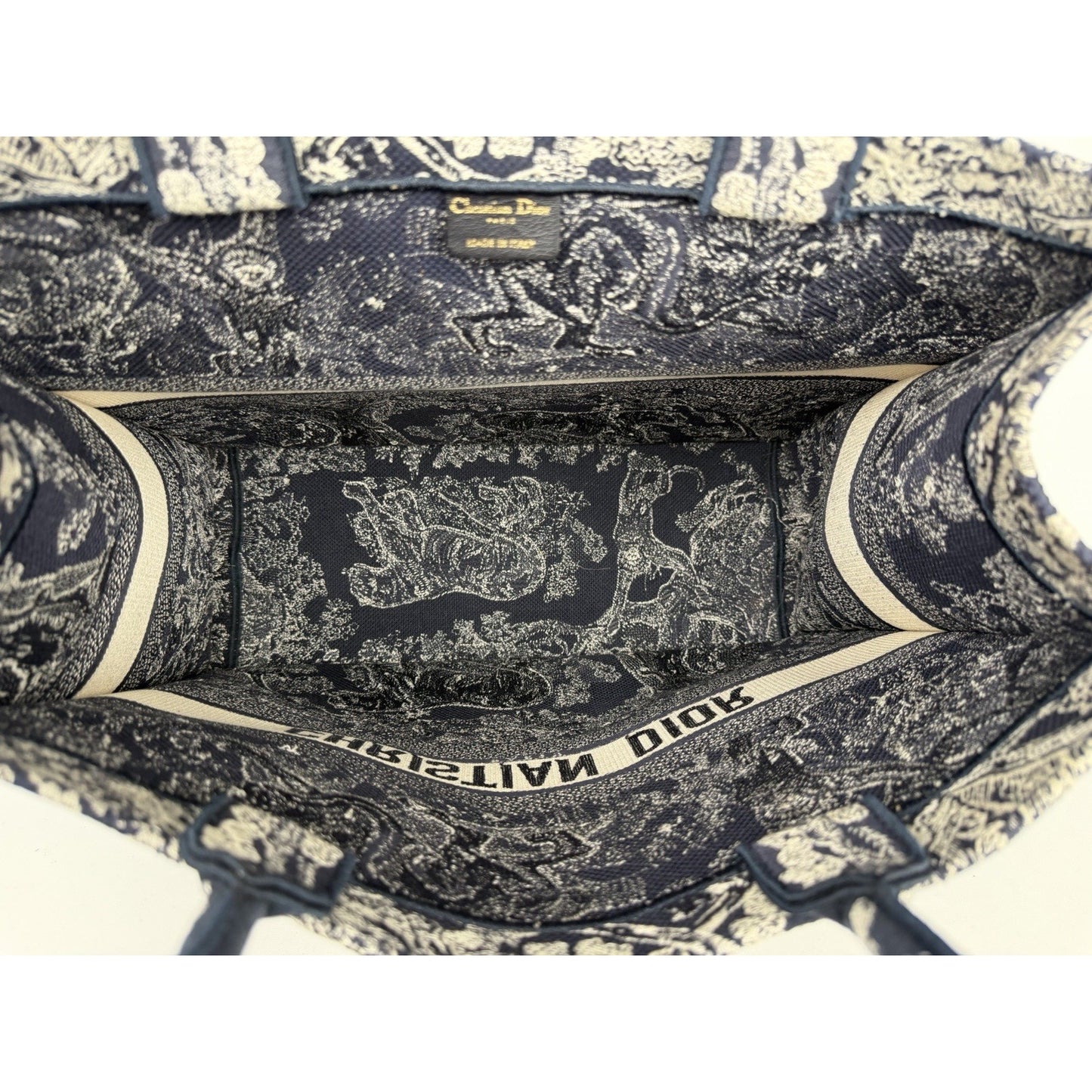 Christian Dior Book Tote Large in Blue and Ecru Toile de Jouy Motif 2021 F3