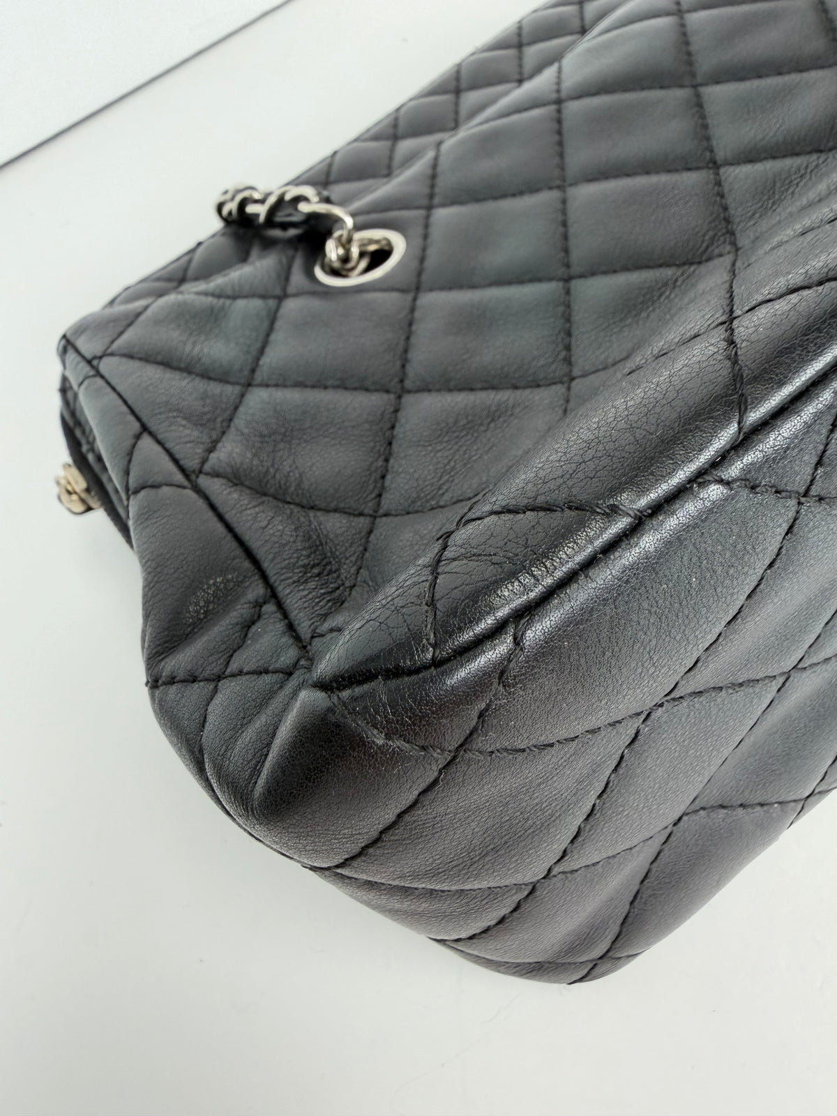 Chanel In The Business Shoulder Bag in Quilted Leather Silver-Tone Hardware 2011  YC3