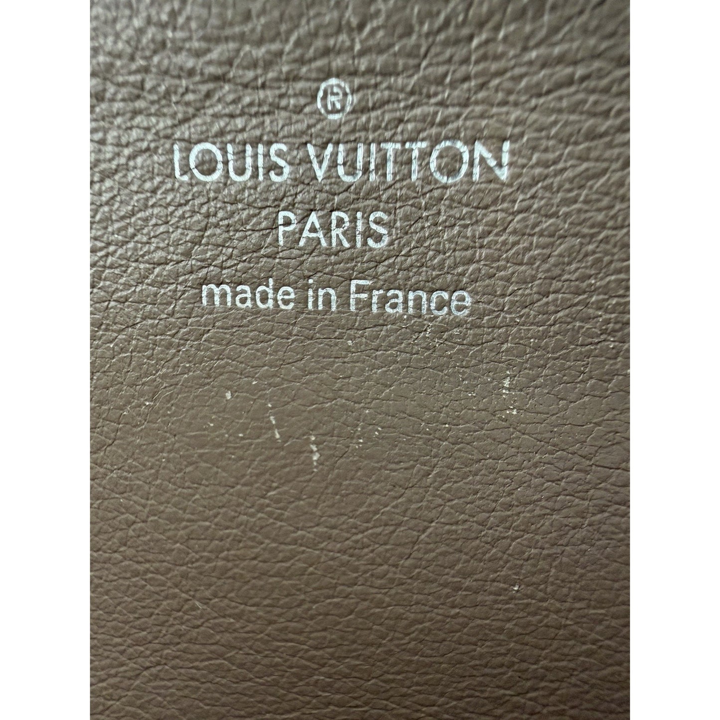 Louis Vuitton Comete Wallet in Galet (Beige) Taurillon Leather 2016