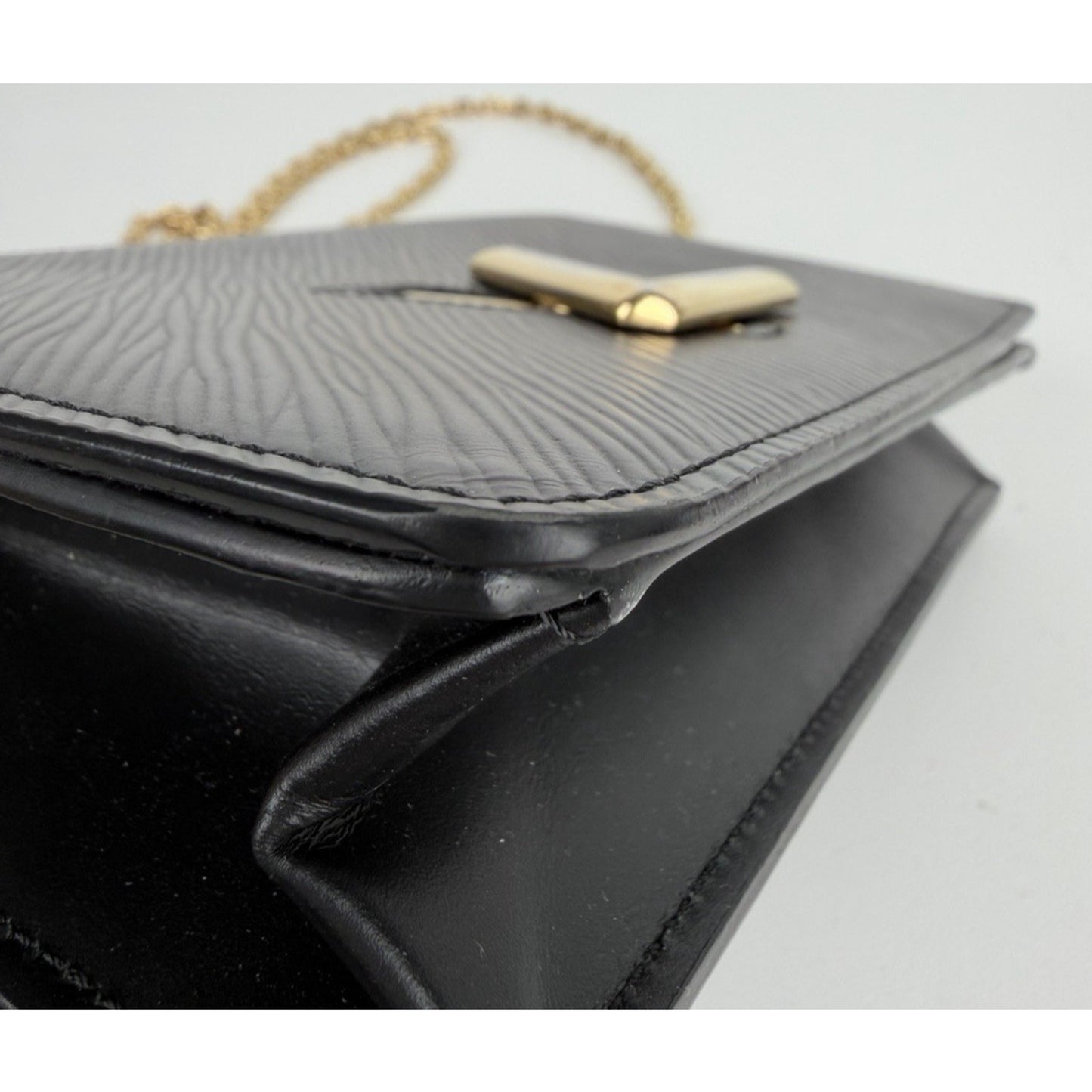 Louis Vuitton Epi Twist Belt Chain Wallet in Black Textured Leather NFC S18