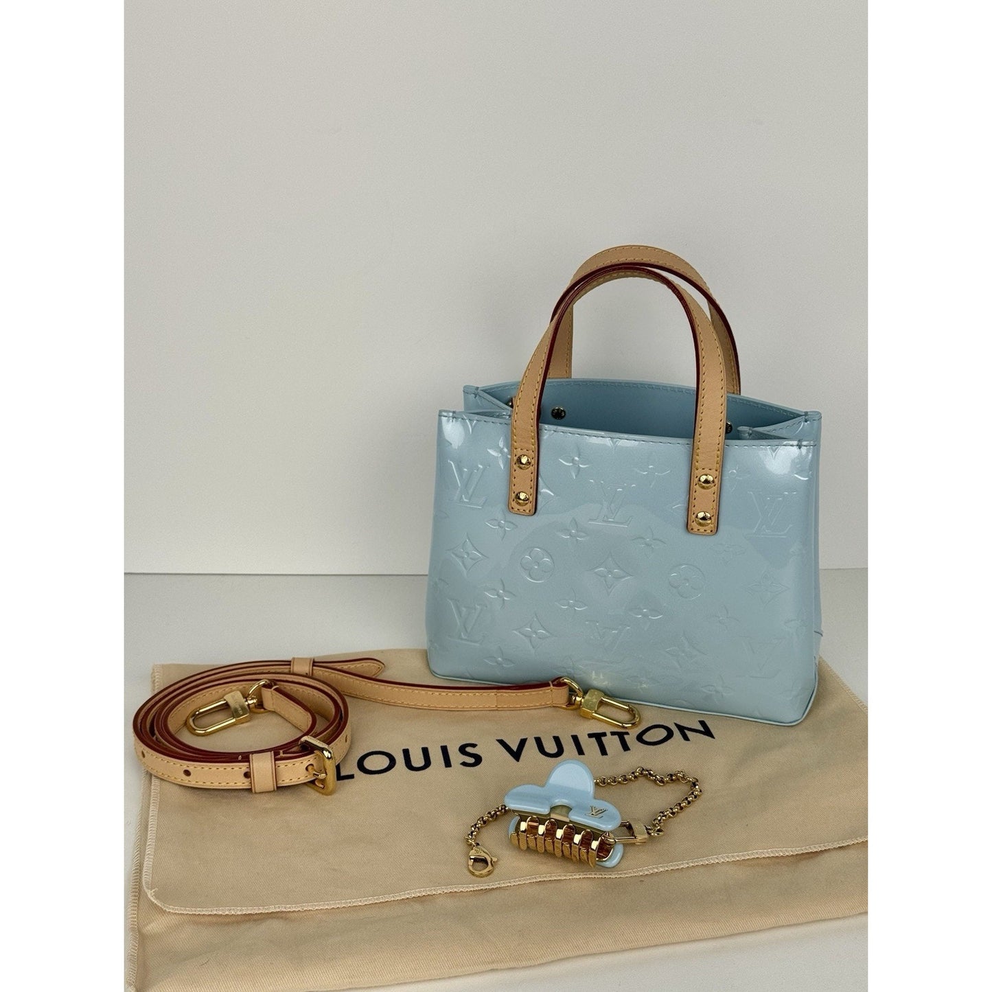 Louis Vuitton Reade PM NM Sky Blue Vernis Leather Tote