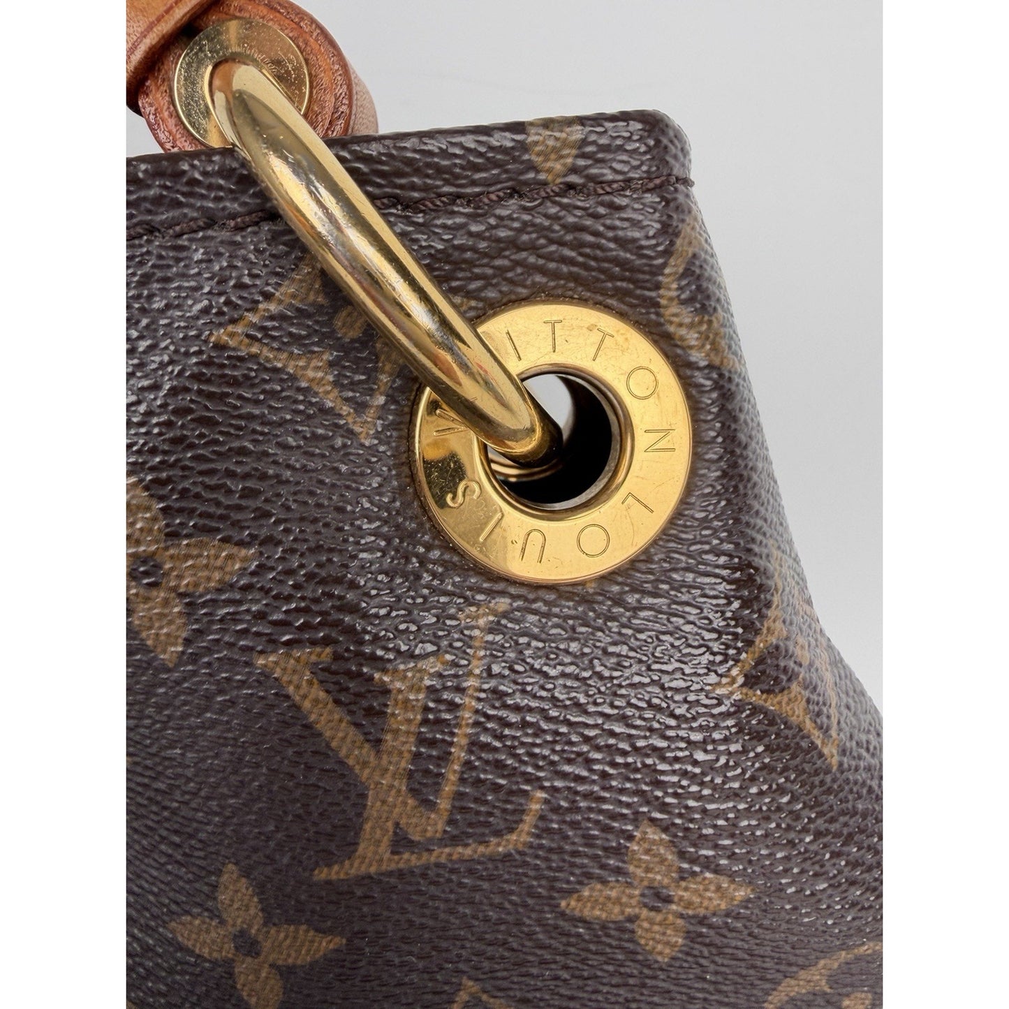 Louis Vuitton Artsy Shoulder Bag MM in Brown LV Monogram Coated Canvas 2011 d-S