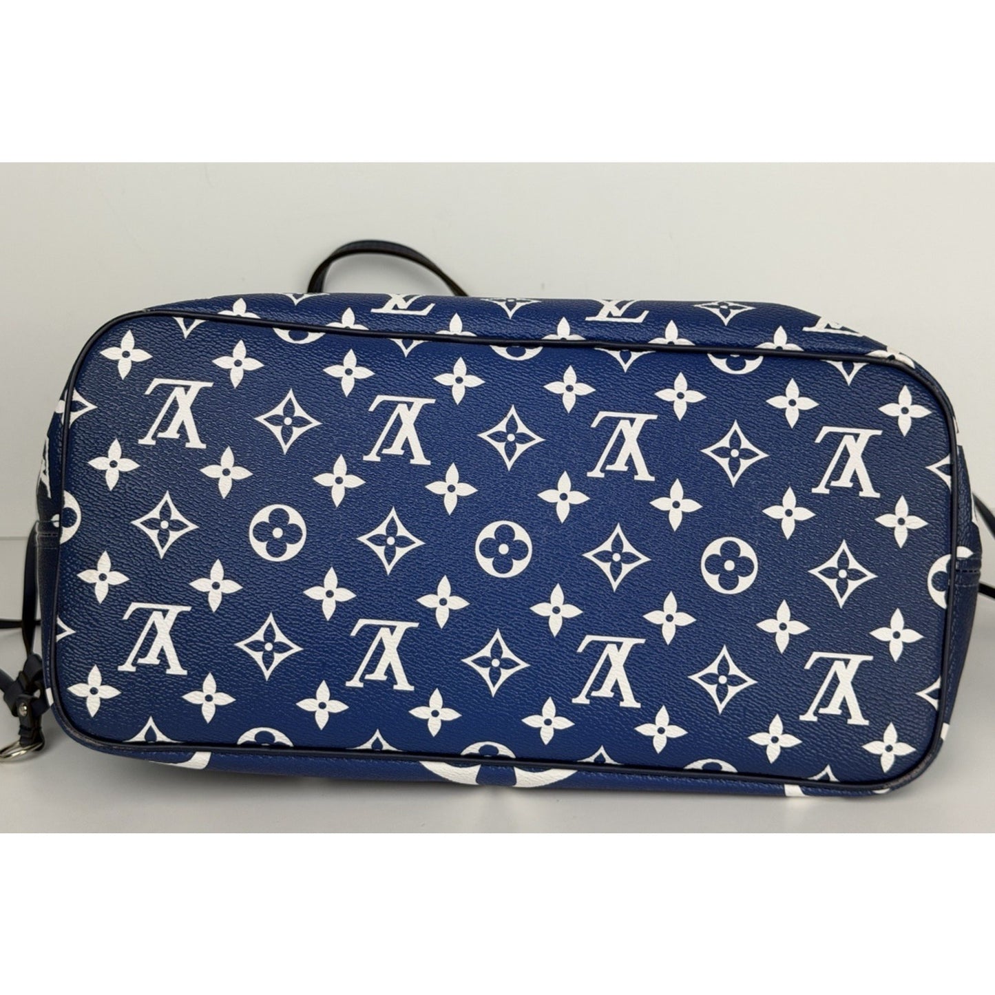Louis Vuitton Neverfull Tote Bag MM in Escale Monogram Canvas 2020 D4