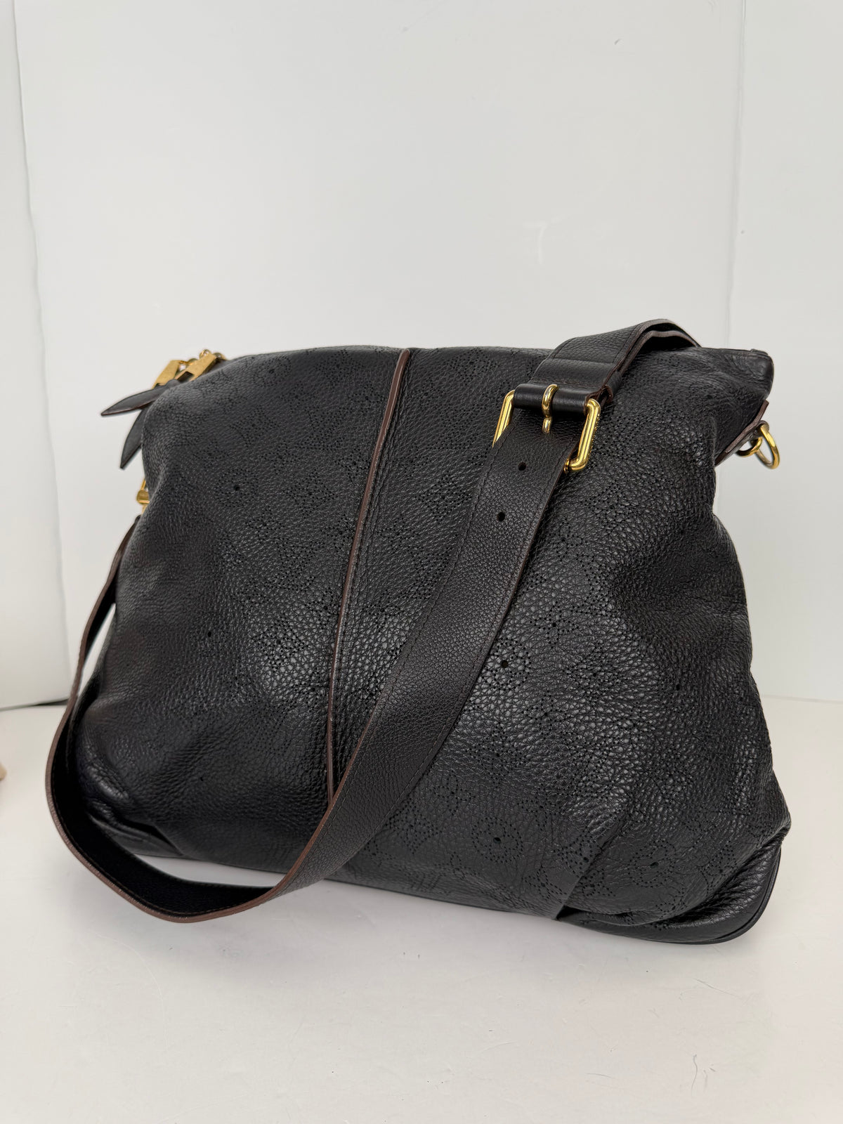 Louis Vuitton Monogram Mahina Selene MM Shoulder Bag in Black Leather YC1