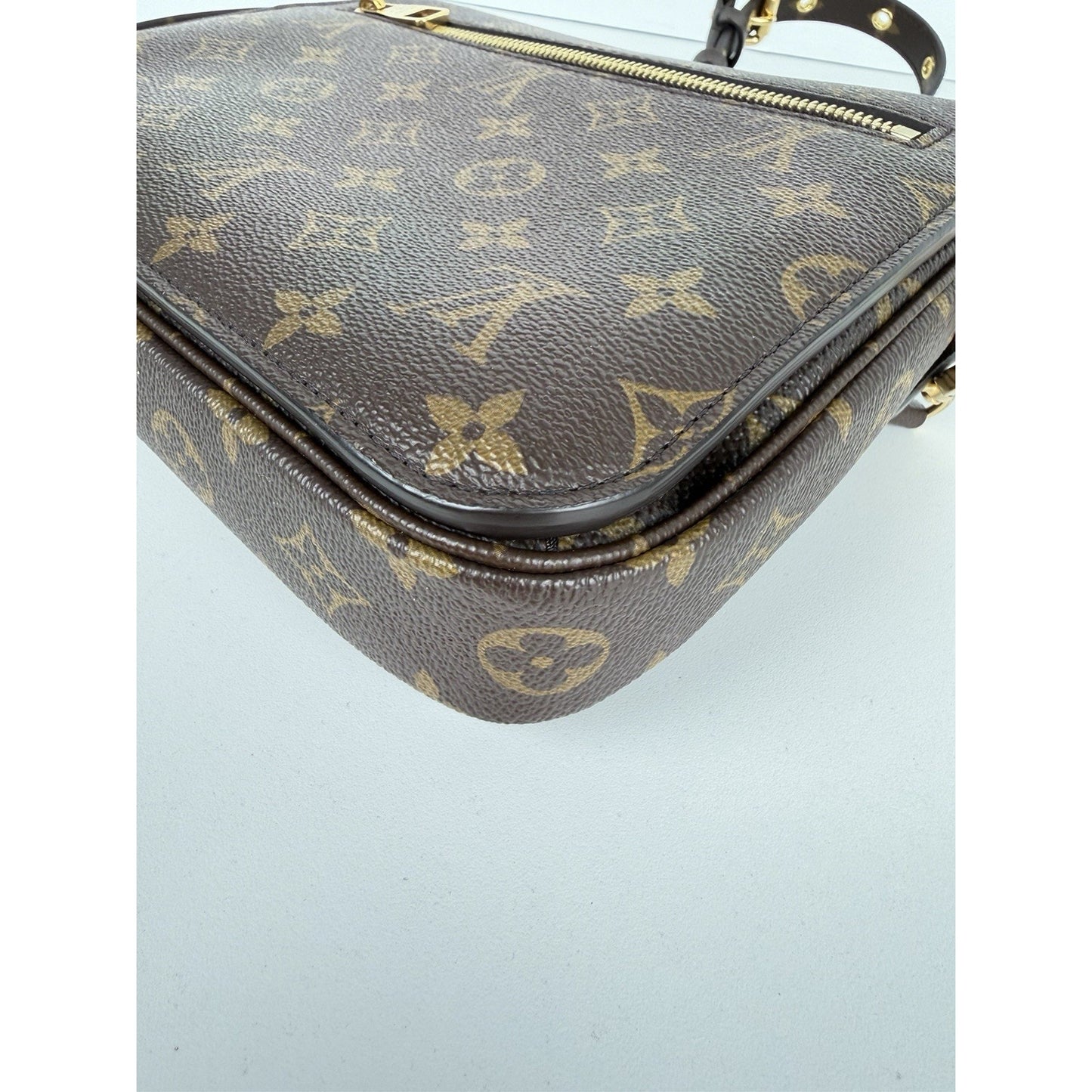 Louis Vuitton Monogram Pochette Metis Shoulder Bag NFC D-4