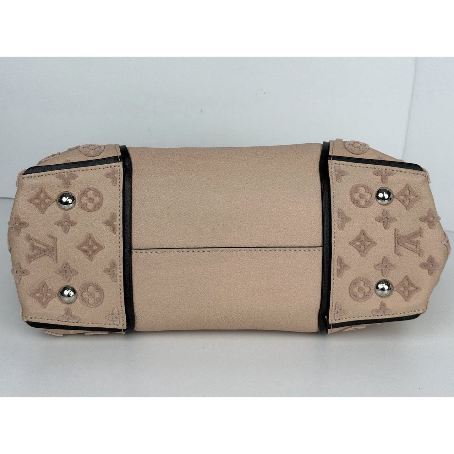 Louis Vuitton W Tote Bag Veau Cachemire Calfskin Plush Velour Monogram 2015 E2