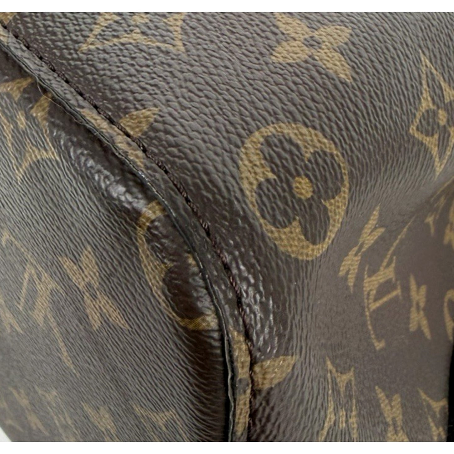 Louis Vuitton NeoNoe MM Bucket Bag in Monogram Coated Canvas 2020 F-1