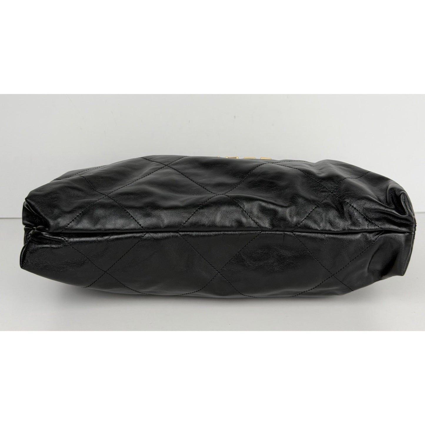 Chanel 22 Medium Handbag in Black Quilted Calfskin Leather NFC B2