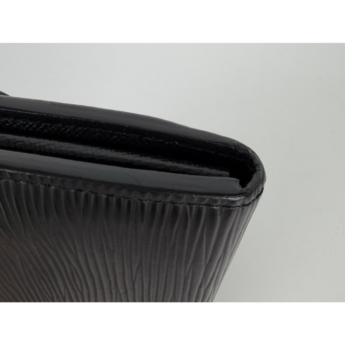 Louis Vuitton Sarah Wallet Black Epi Leather & Snap Closure NFC K2