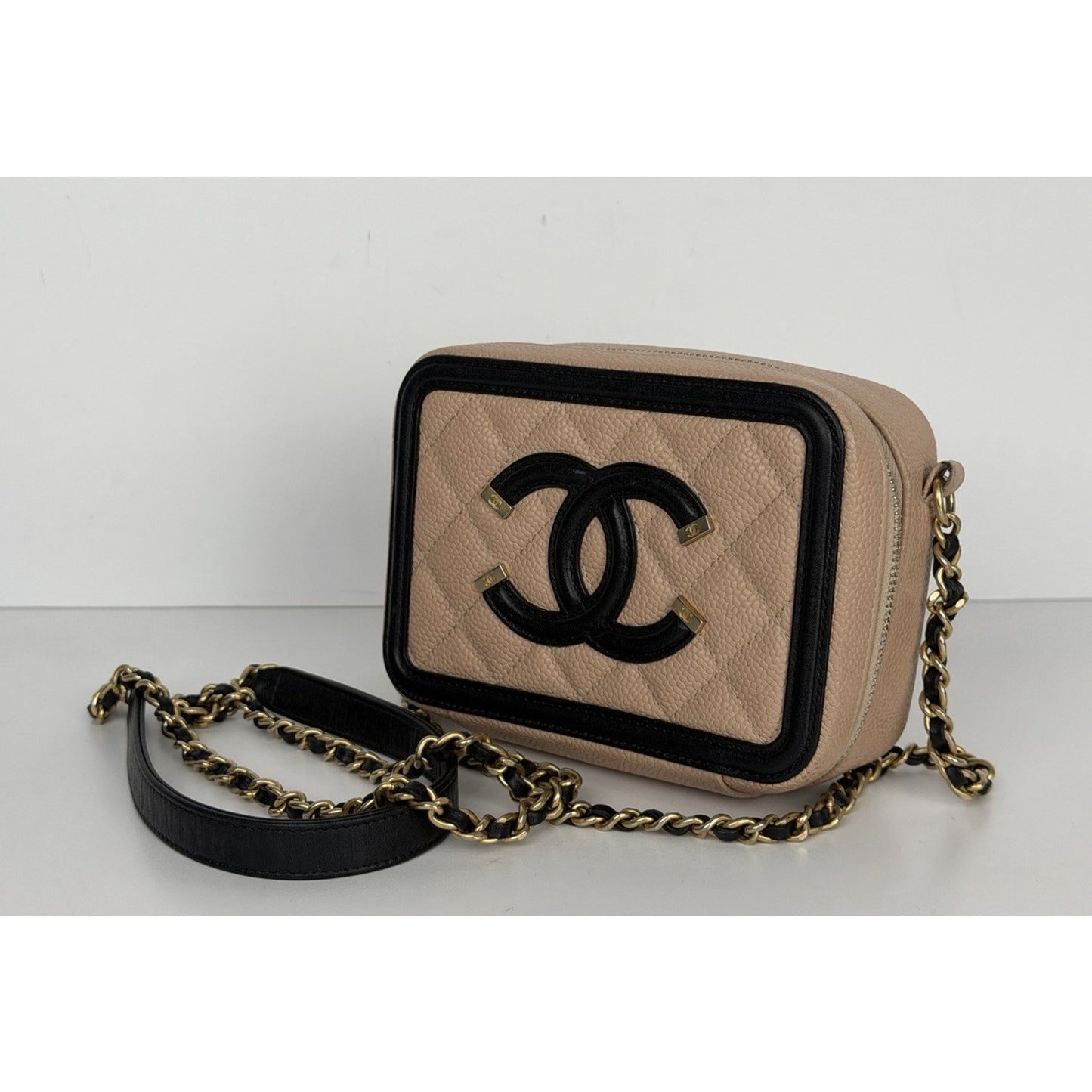Chanel Filigree Vanity Mini Clutch Quilted Caviar Leather 2018-2019 D9