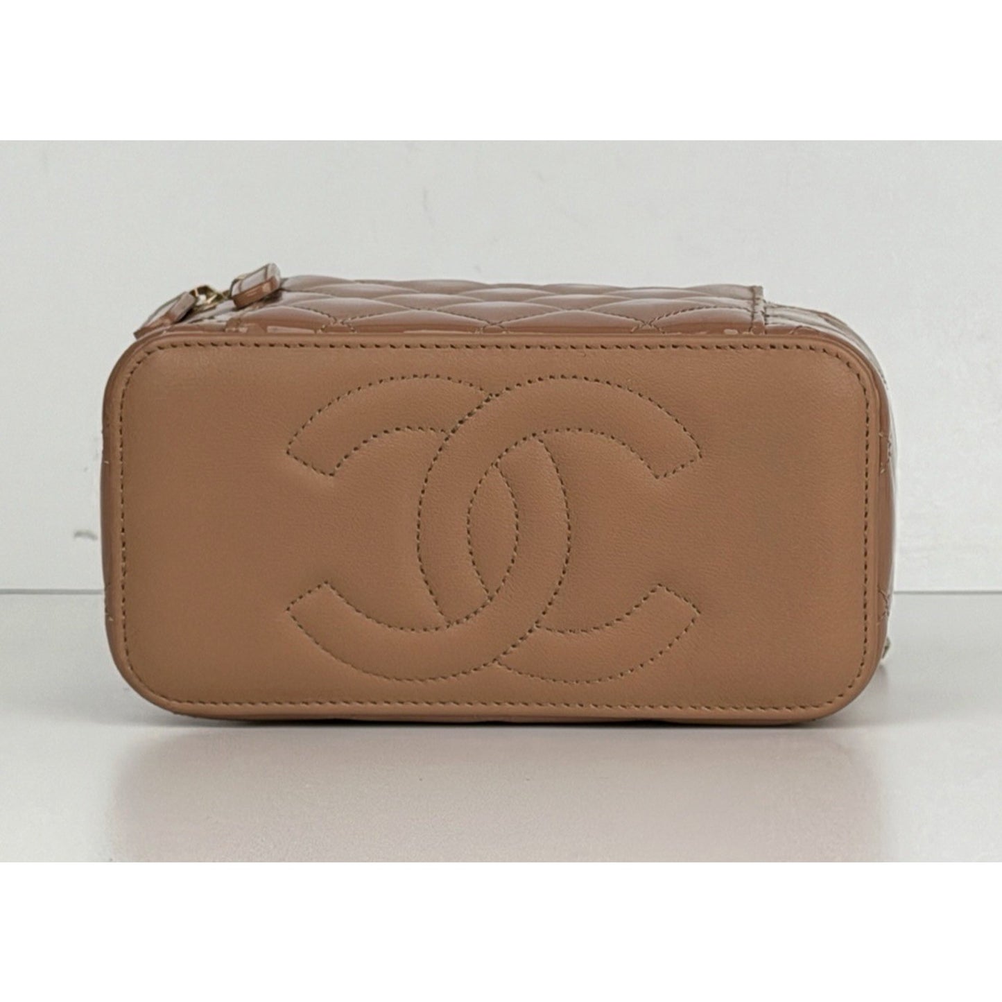 Chanel Vanity Case Small Top Handle Bag in Glossy Beige With Chain NFC B1