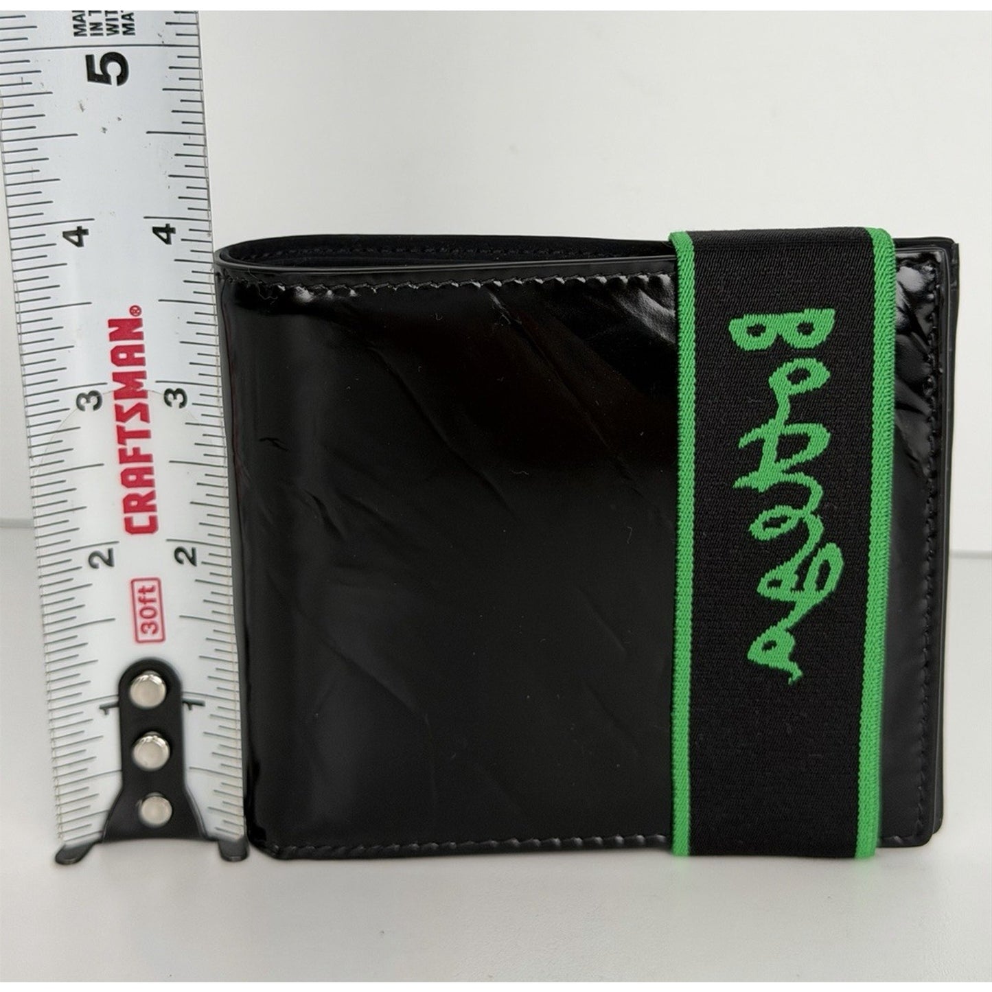 Bottega Veneta Bi-Fold Wallet in Black and Parakeet in Crinkle Patent Leather