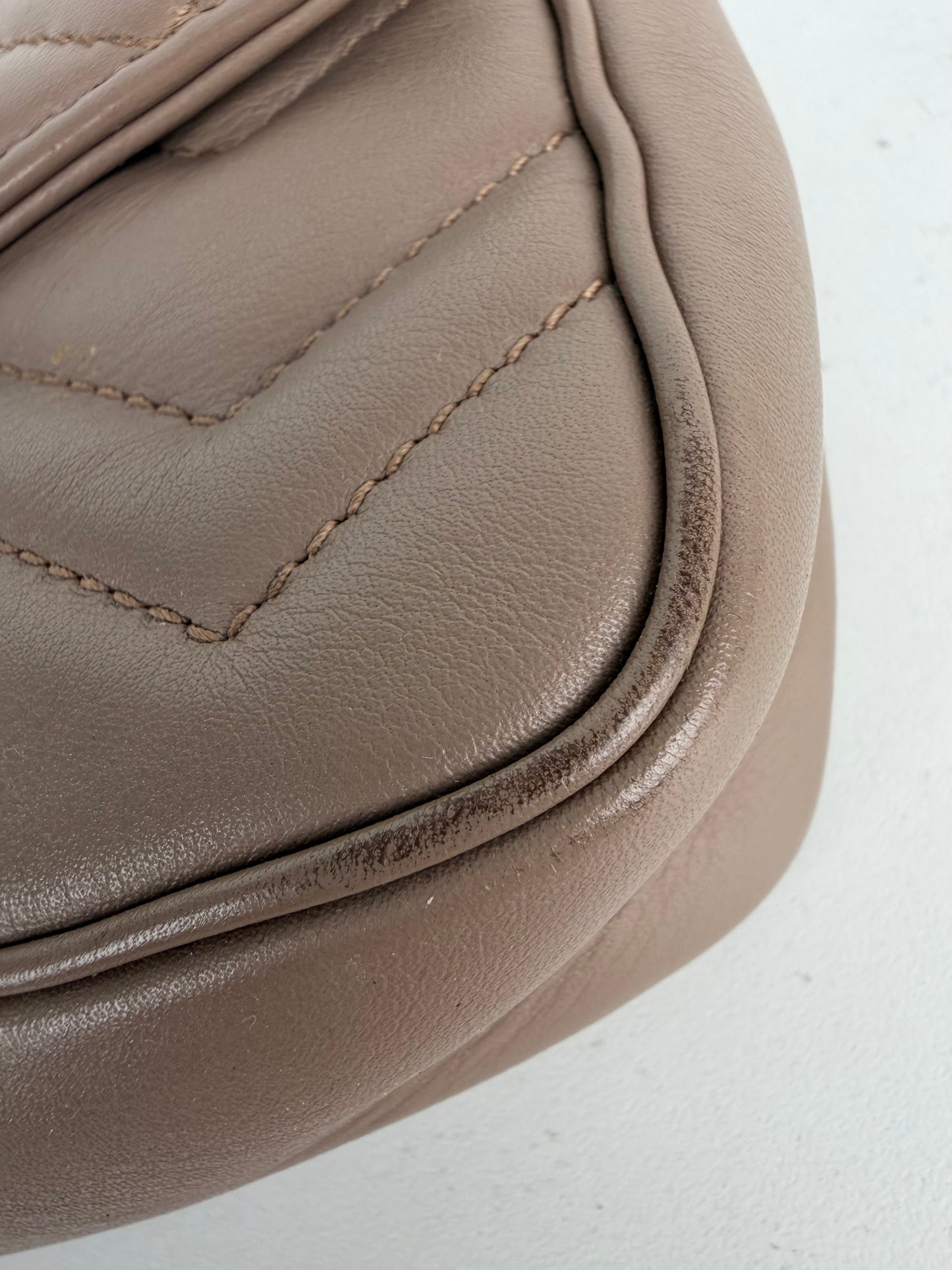Gucci GG Marmont Bag Mini in Beige Quilted Leather S-05