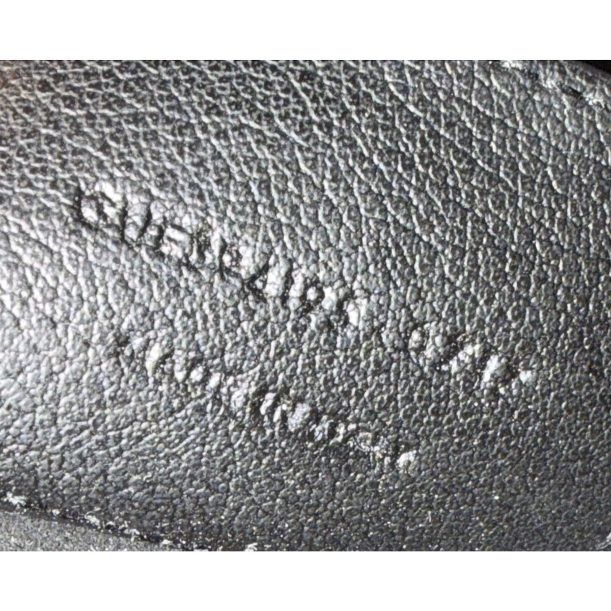 Saint Laurent E/W Shopping Tote Shoulder Bag in Black Leather With Pouch S-07