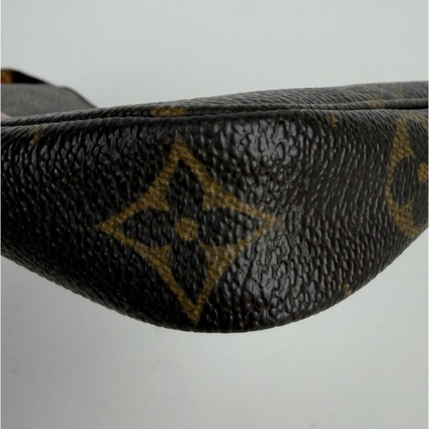 Louis Vuitton Mini Pochette Bag 2003 Vintage in Brown LV Monogram Canvas S03
