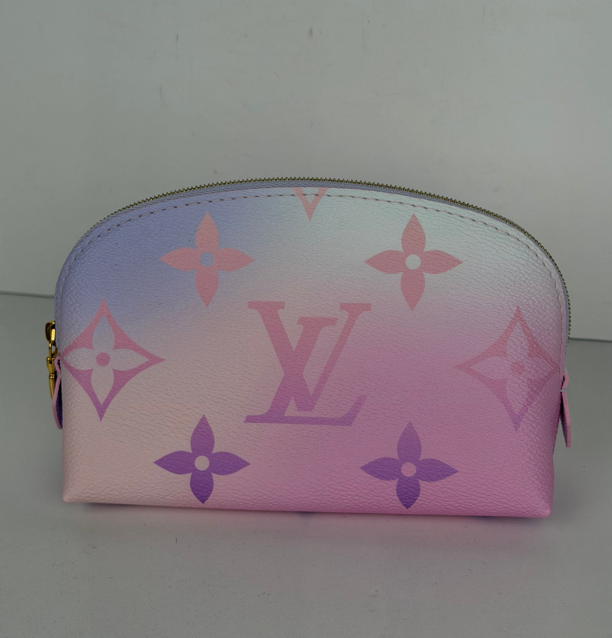 Louis Vuitton Cosmetic Pouch Bag in Sunrise Pastel Giant Monogram Canvas NFC