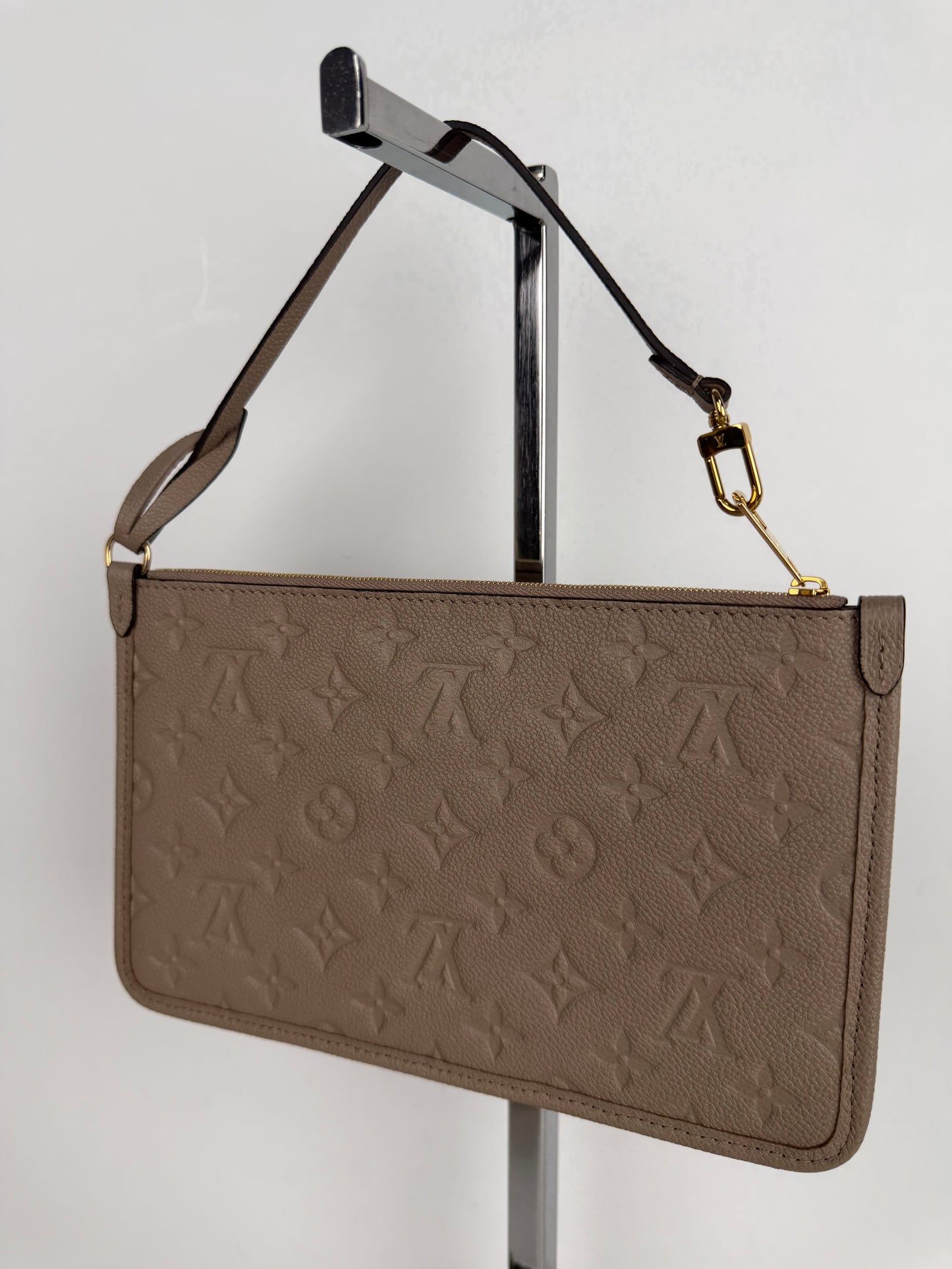 Louis Vuitton Melanie Pochette Bag in Tourterelle Empreinte Leather S-10