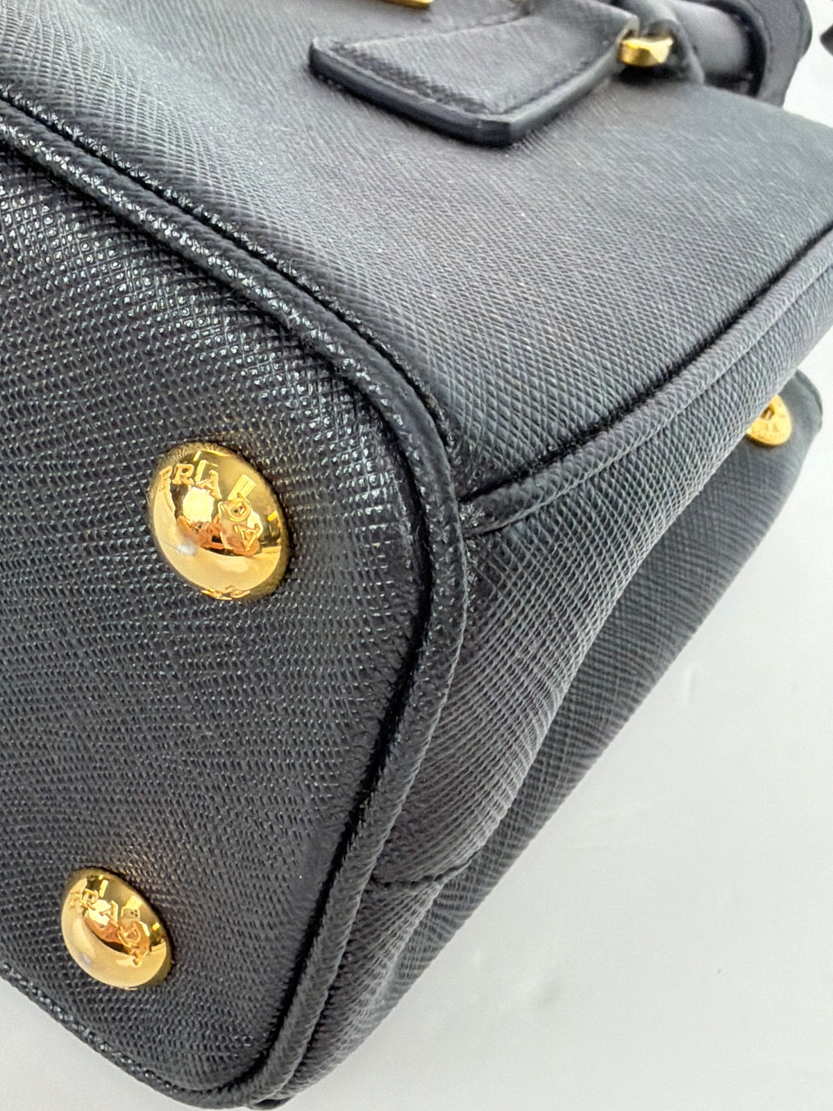 Prada Galleria Mini Top-Handle Bag in Black Saffiano Leather YK1