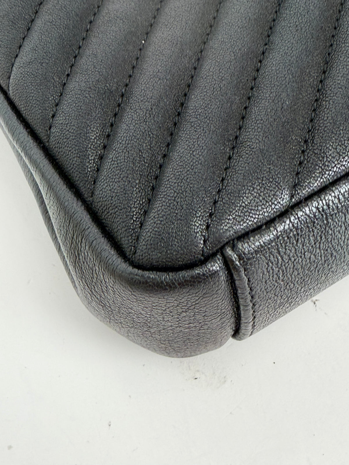Saint Laurent Medium Envelope Bag in Black Quilted Leather YS-07