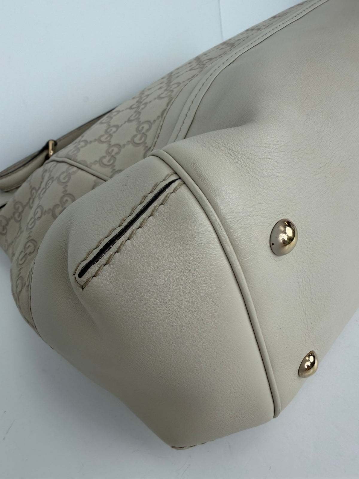 Gucci Mayfair Tote Bag in Off-White Guccissima Monogram Leather YU-3