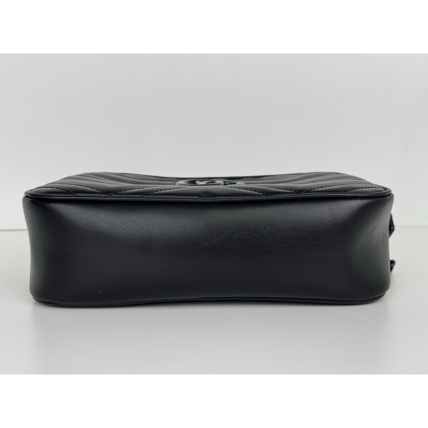 Gucci Matelassé Monochrome Small GG Marmont Chain Shoulder Bag Black B-9