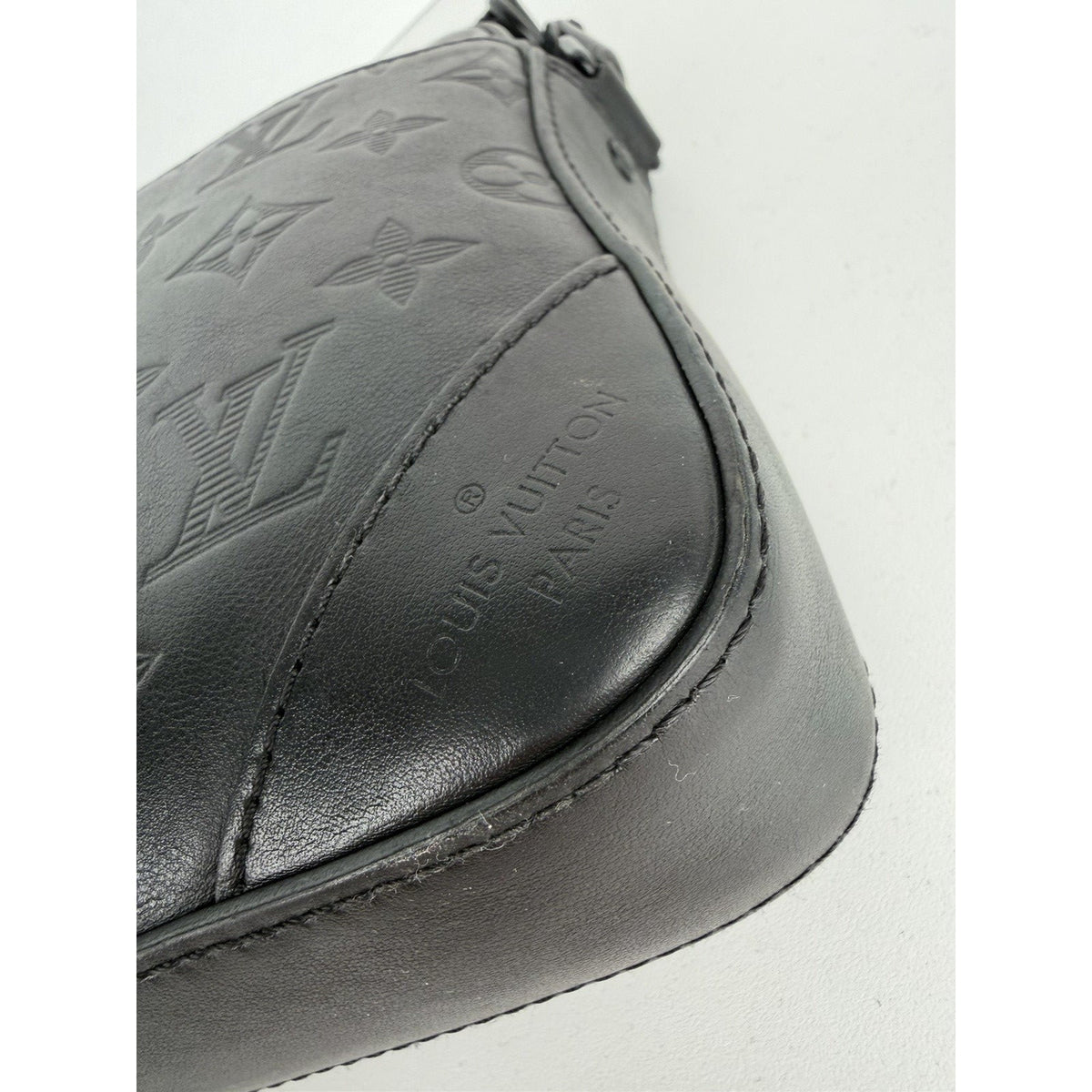 Louis Vuitton Shadow Duo Messenger Bag Black Embossed Monogram Leather NFC S-09