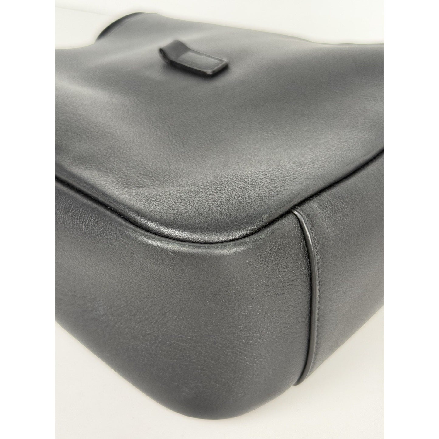 Saint Laurent Le 5 A 7 Small Hobo Bag in Black Grain Leather C2