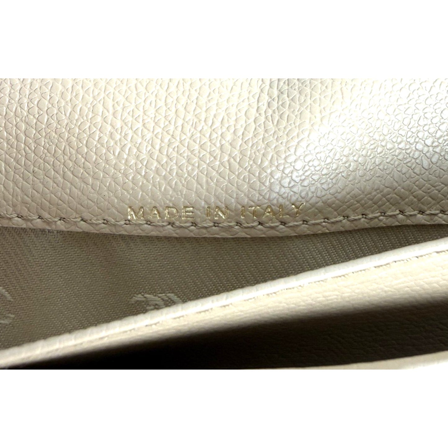 Chanel Interlocking CC Logo Continental Wallet in Beige Vintage 2004-2005 K2