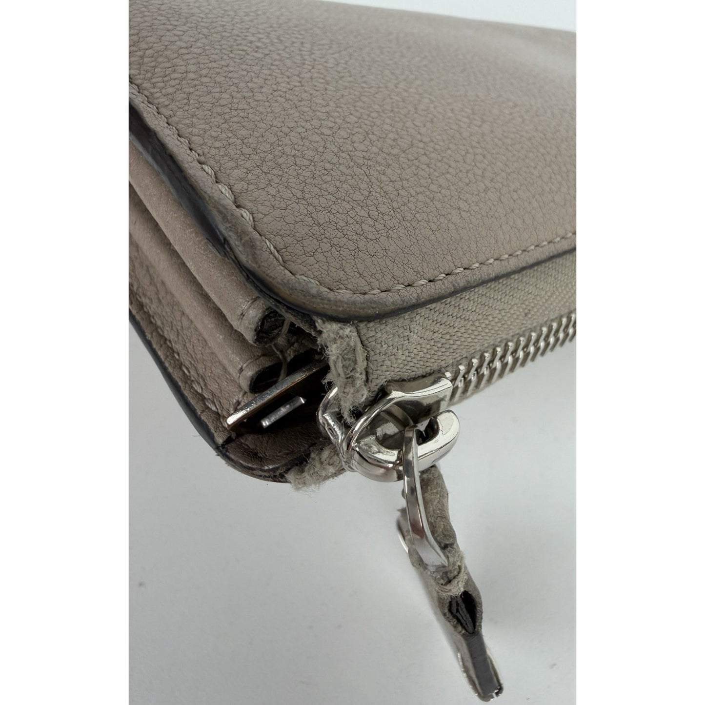 Louis Vuitton Comete Wallet in Galet (Beige) Taurillon Leather 2016