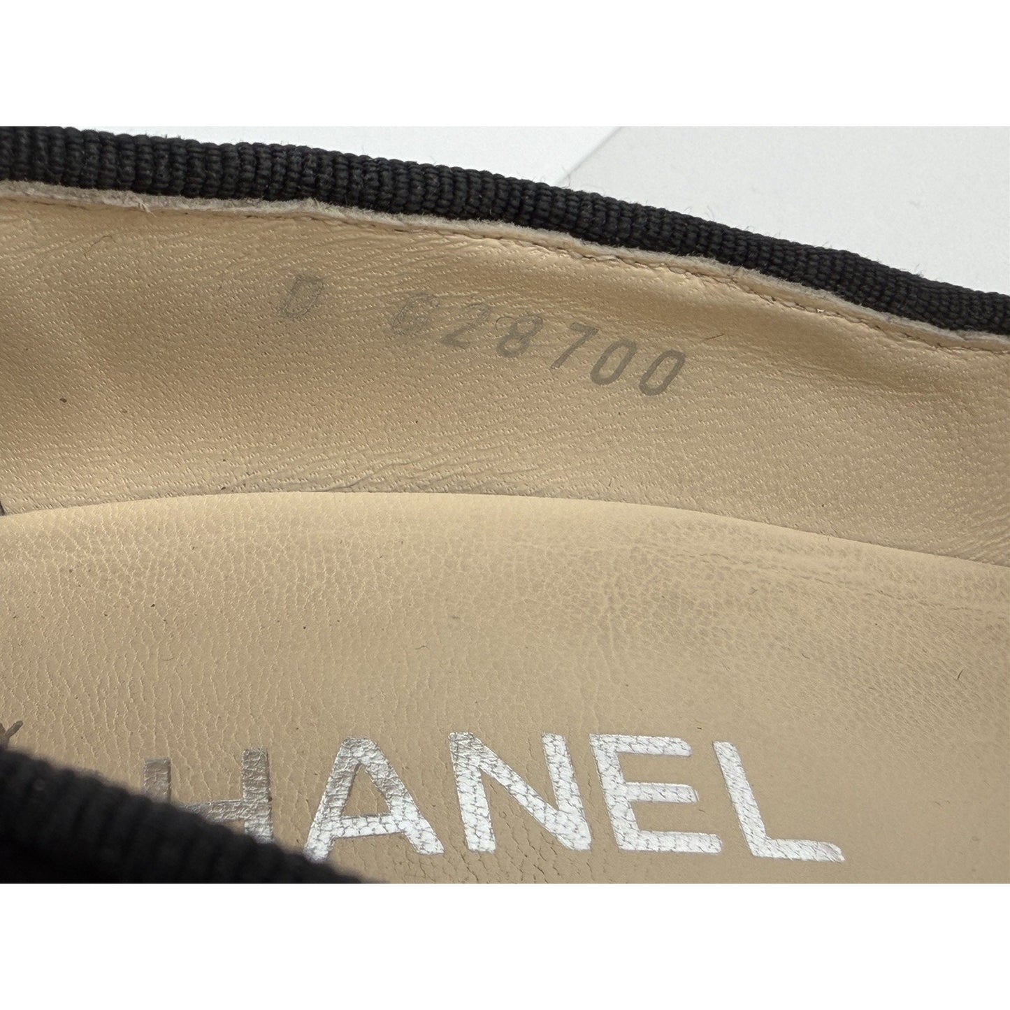 Chanel Interlocking CC Logo Beaded Cap-Toe Pumps in Black EU 38.5